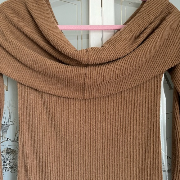 We the Free Vintage Bronze Snowbunny Off the Shoulder Long Sleeve Tee - Picture 14 of 15